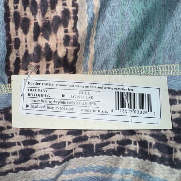 Women’s Teeki Border Towns Hot Pant Leggings Size Large BNWT - Picture 5 of 6